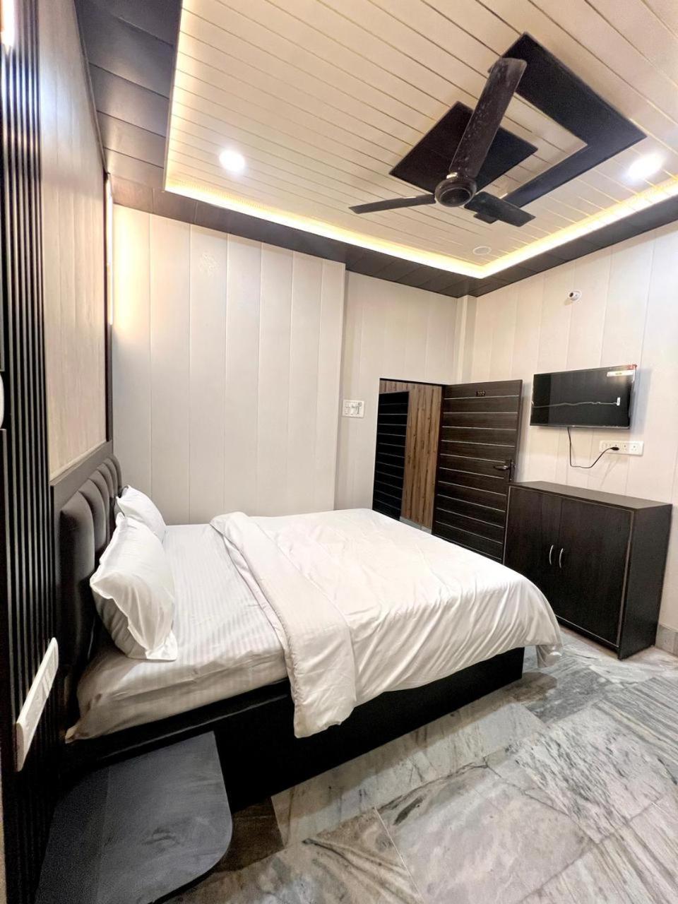 Durga P Guest House Near Harishchandra Ghat Варанаси Экстерьер фото